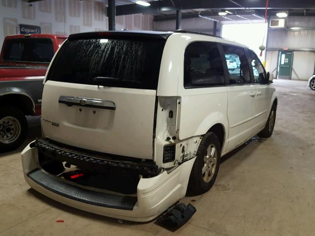 2A8HR54P98R142046 - 2008 CHRYSLER TOWN & COU WHITE photo 4
