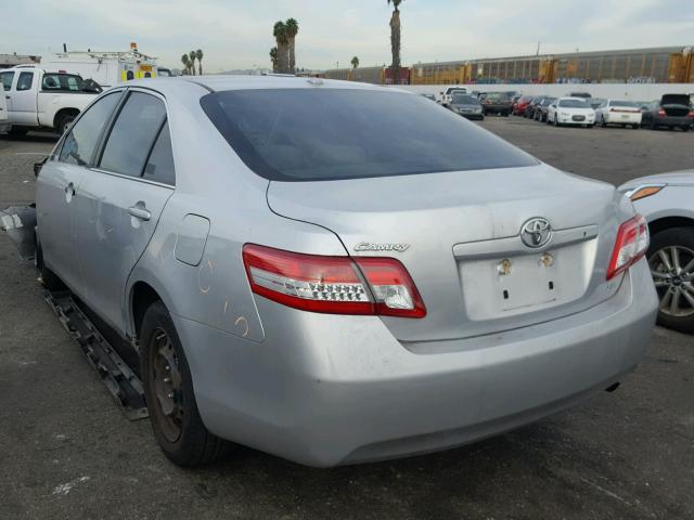 4T1BF3EK6AU060955 - 2010 TOYOTA CAMRY BASE ვერცხლისფერი ფოტო 3