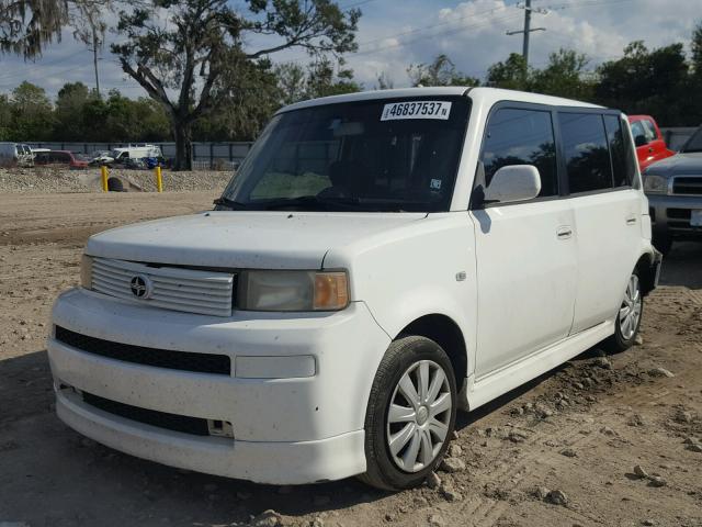 JTLKT324350177901 - 2005 TOYOTA SCION XB WHITE photo 2