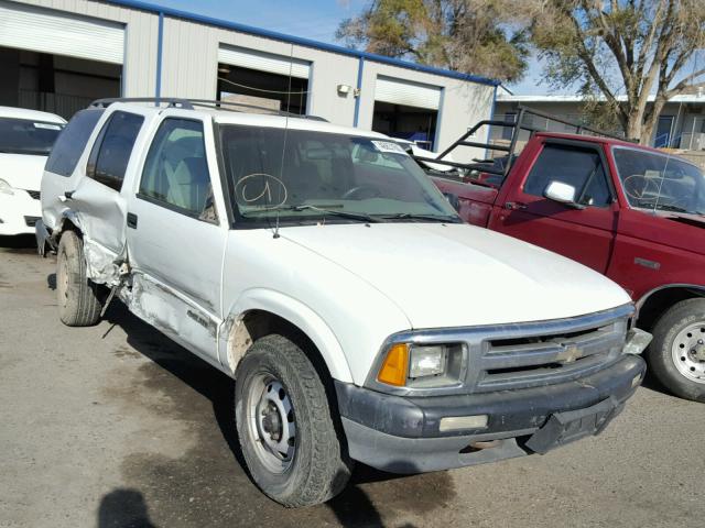 1GNDT13W3V2182679 - 1997 CHEVROLET BLAZER WHITE photo 1