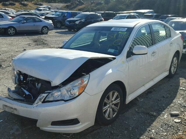 4S3BMBG68B3221494 - 2011 SUBARU LEGACY 2.5 WHITE photo 2