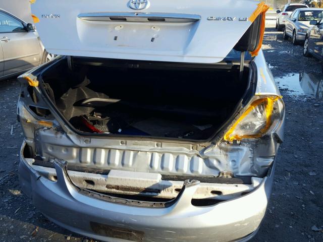 4T1BE30KX3U770762 - 2003 TOYOTA CAMRY LE ვერცხლისფერი ფოტო 9