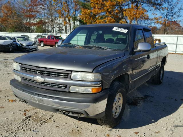 2GCEK19T111312482 - 2001 CHEVROLET SILVERADO GRAY photo 2