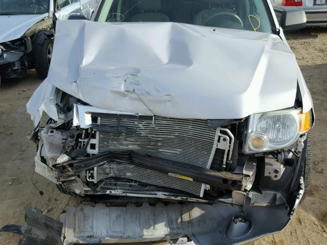 1FMCU93138KE47735 - 2008 FORD ESCAPE XLT SILVER photo 7