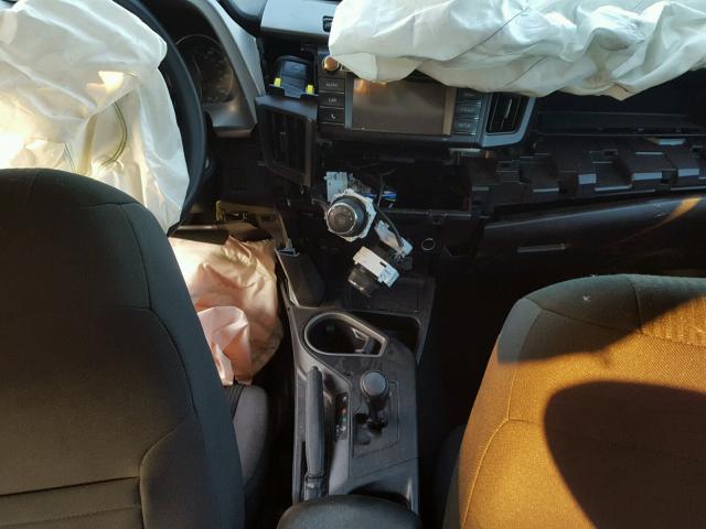 2T3ZFREV9HW337868 - 2017 TOYOTA RAV4 LE Qara foto 9