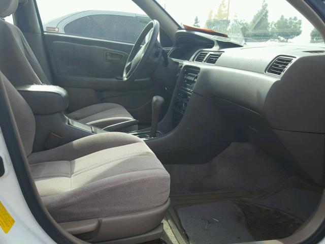 JT2BF28K3W0094045 - 1998 TOYOTA CAMRY WHITE photo 5