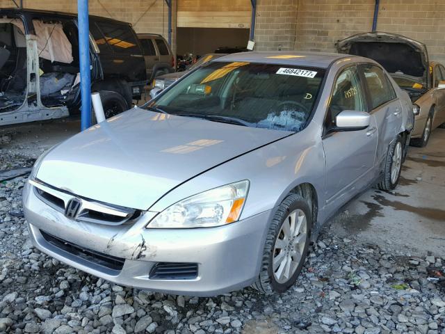 1HGCM66467A105825 - 2007 HONDA ACCORD SE SILVER photo 2