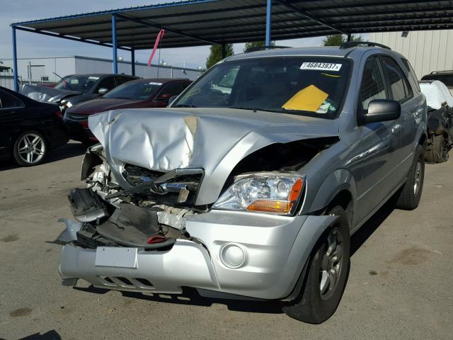 KNDJD735895867395 - 2009 KIA SORENTO LX SILVER photo 2