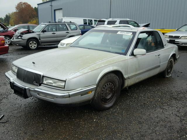 1G4EZ11C7KU406892 - 1989 BUICK RIVIERA SILVER photo 2