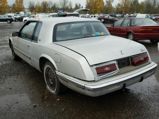 1G4EZ11C7KU406892 - 1989 BUICK RIVIERA SILVER photo 3