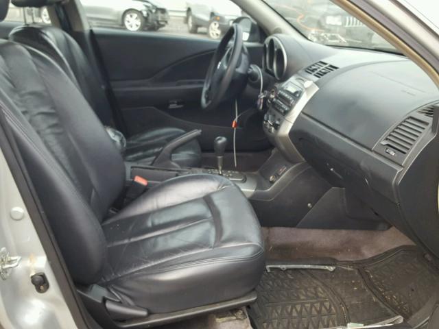 1N4AL11D34C105435 - 2004 NISSAN ALTIMA BAS SILVER photo 5