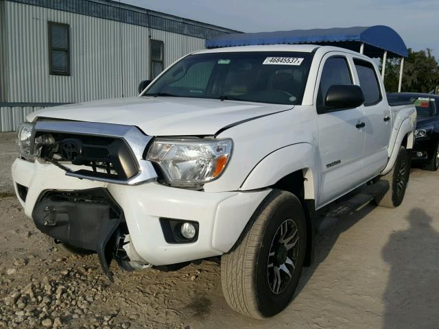 5TFJU4GN6DX045846 - 2013 TOYOTA TACOMA DOU WHITE photo 2