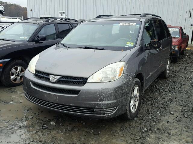 5TDBA23C04S017830 - 2004 TOYOTA SIENNA LE GRAY photo 2