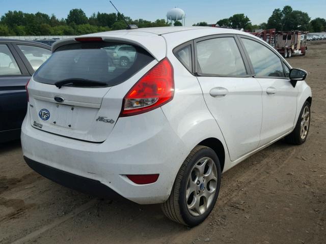 3FADP4FJ7CM171498 - 2012 FORD FIESTA SES WHITE photo 4