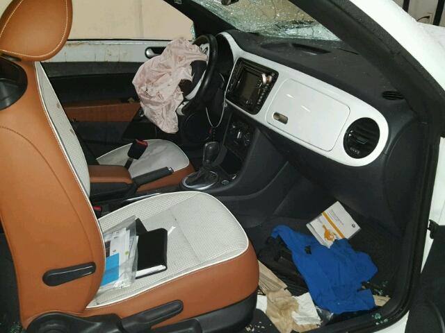 3VW517AT8HM811331 - 2017 VOLKSWAGEN BEETLE S/S 白色 照片 5