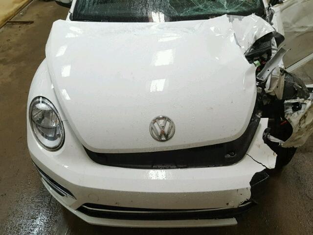 3VW517AT8HM811331 - 2017 VOLKSWAGEN BEETLE S/S WHITE photo 7
