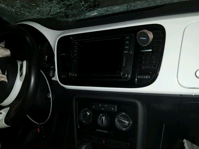 3VW517AT8HM811331 - 2017 VOLKSWAGEN BEETLE S/S 白色 照片 9