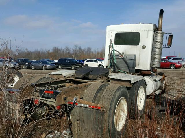 1XKDDU9X5XJ822735 - 1999 KENWORTH CONSTRUCTI WHITE photo 4