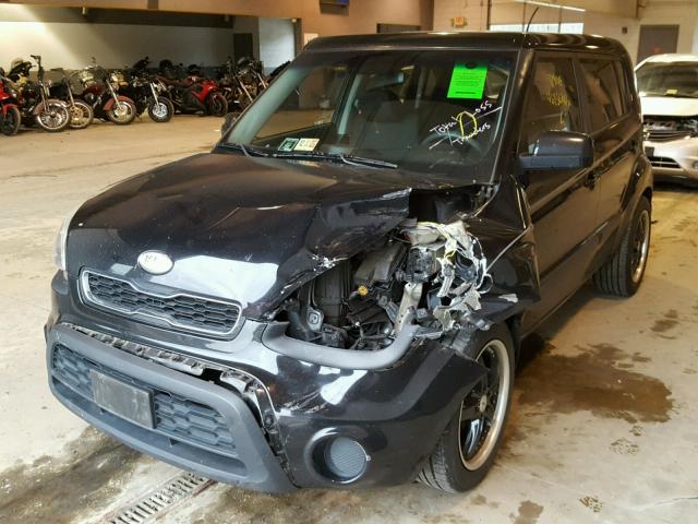 KNDJT2A54C7447685 - 2012 KIA SOUL BLACK photo 2