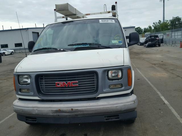 1GTHG35R121196678 - 2002 GMC SAVANA G35 WHITE photo 9