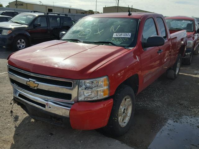 1GCSKSE38AZ294925 - 2010 CHEVROLET SILVERADO RED photo 2