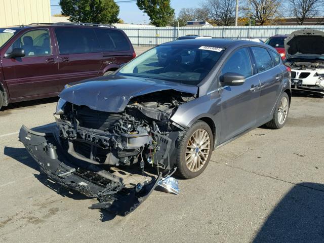 1FAHP3M27CL239405 - 2012 FORD FOCUS SEL SILVER photo 2