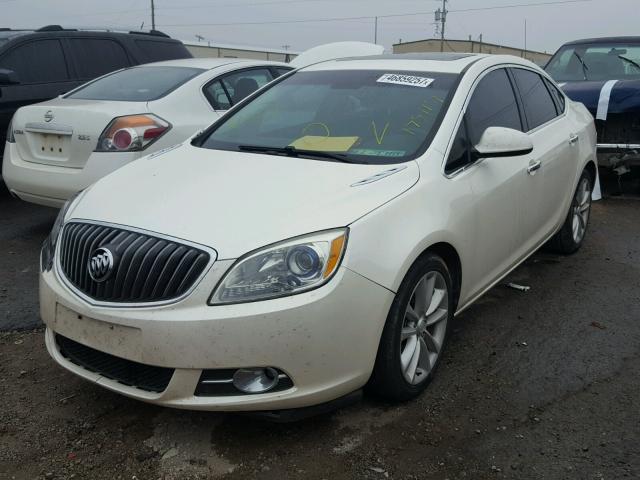 1G4PS5SK7C4179117 - 2012 BUICK VERANO WHITE photo 2