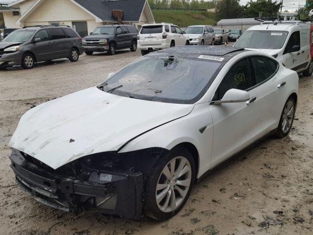 5YJSA1E27GF132268 - 2016 TESLA MODEL S WHITE photo 2
