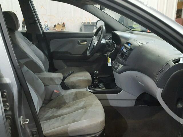 KMHDU4AD8AU832738 - 2010 HYUNDAI ELANTRA BL GRAY photo 5