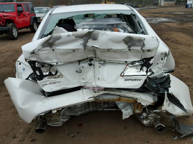 1HGCR2F55EA168009 - 2014 HONDA ACCORD SPO WHITE photo 9