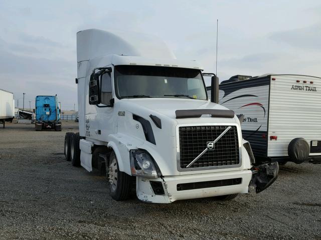 4V4NC9TG19N277657 - 2009 VOLVO VN VNL WHITE photo 1