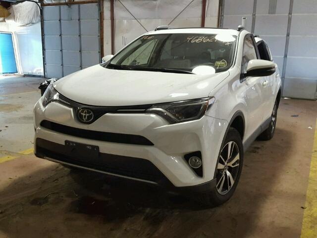 JTMRFREV8HD206637 - 2017 TOYOTA RAV4 XLE WHITE photo 2