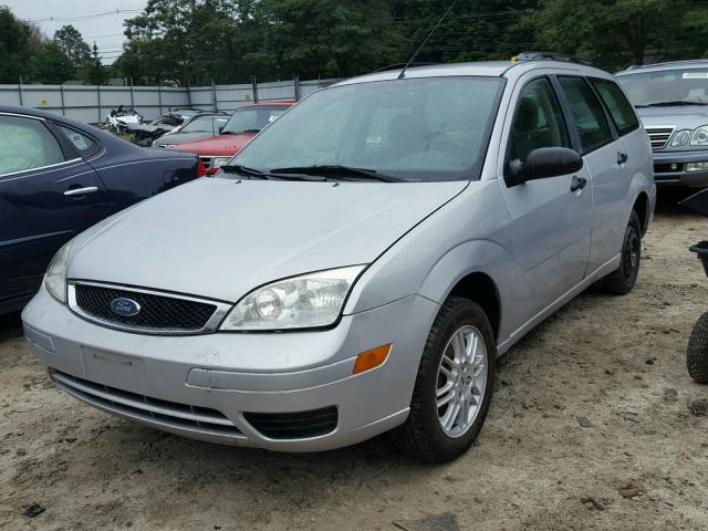 1FAHP36N77W229792 - 2007 FORD FOCUS ZXW SILVER photo 2