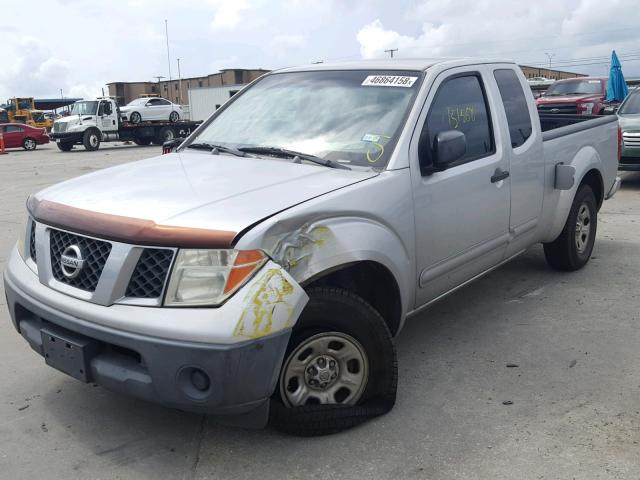 1N6BD06T15C422358 - 2005 NISSAN FRONTIER SILVER photo 2