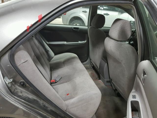 JTDBE32KX20074989 - 2002 TOYOTA CAMRY LE ნაცრისფერი ფოტო 6
