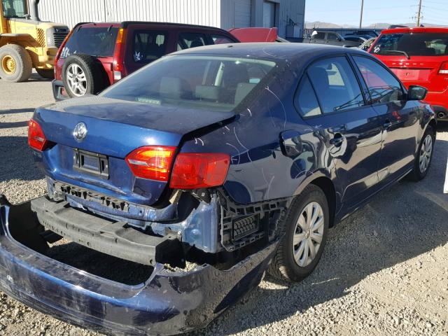 3VW2K7AJ7EM335910 - 2014 VOLKSWAGEN JETTA BASE BLUE photo 4