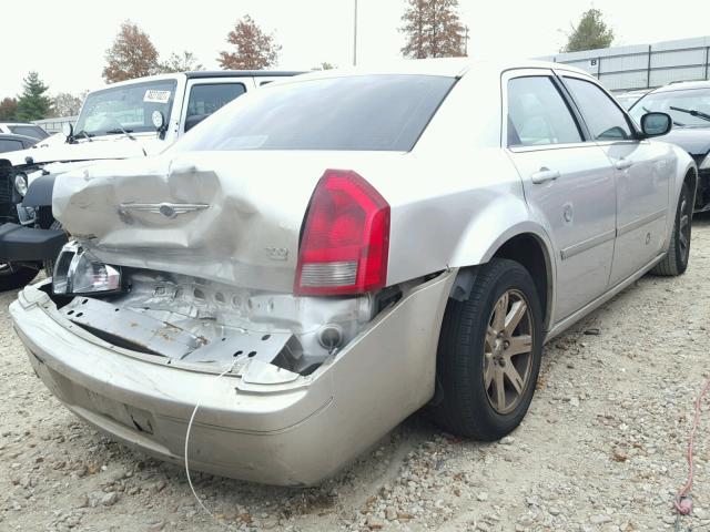 2C3KA53G46H212212 - 2006 CHRYSLER 300 TOURIN SILVER photo 4