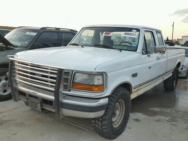 1FTHX25G8TEA89842 - 1996 FORD F250 WHITE photo 2