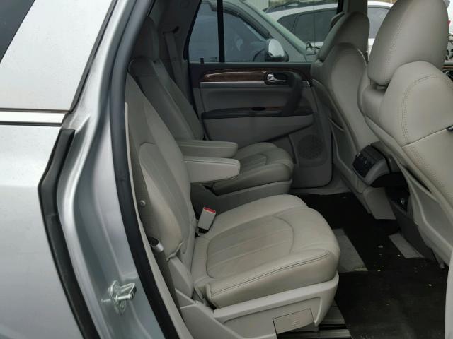 5GAKRBED2BJ335426 - 2011 BUICK ENCLAVE CX SILVER photo 6
