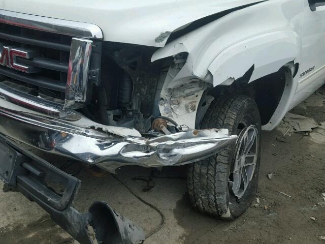 2GTEK19J881215868 - 2008 GMC SIERRA K15 WHITE photo 9