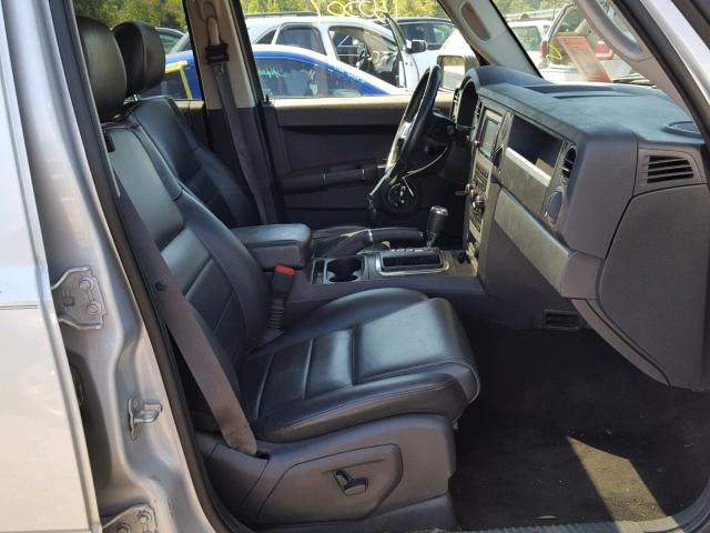 1J8HH48K09C552479 - 2009 JEEP COMMANDER SILVER photo 5