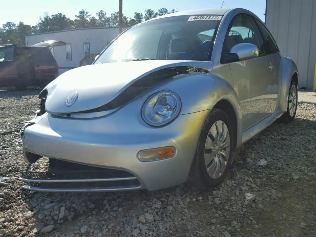 3VWBK31C45M410055 - 2005 VOLKSWAGEN NEW BEETLE 银色 照片 2