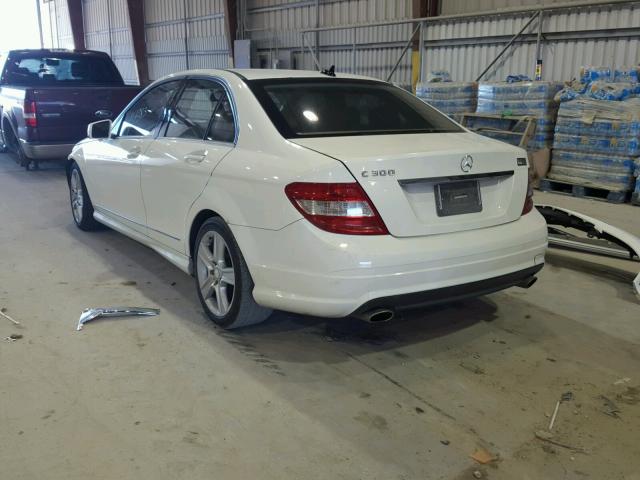 WDDGF5EB4BR184173 - 2011 MERCEDES-BENZ C 300 WHITE photo 3