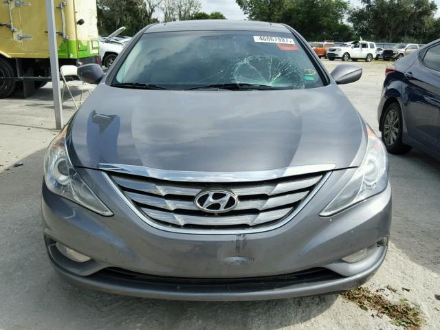 5NPEC4AC7CH351167 - 2012 HYUNDAI SONATA SE GRAY photo 9