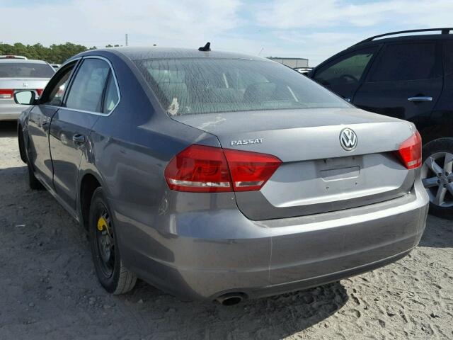1VWBH7A33DC011675 - 2013 VOLKSWAGEN PASSAT SE GRAY photo 3