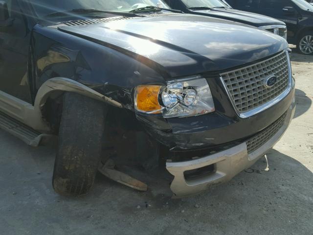 1FMFU17575LA28577 - 2005 FORD EXPEDITION BLACK photo 9