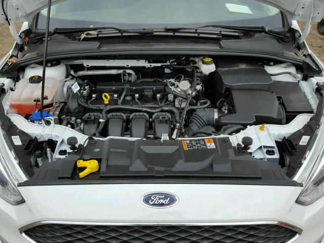 1FADP3F27HL233090 - 2017 FORD FOCUS SE WHITE photo 7