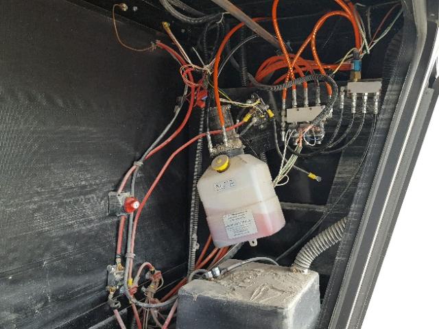 4YDF37324H4703030 - 2017 MONT 5TH WHEEL WHITE photo 8