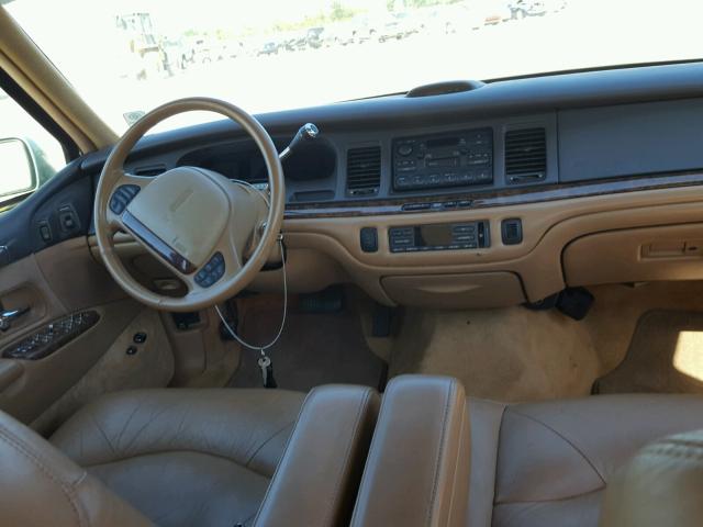 1LNLM82W6SY624824 - 1995 LINCOLN TOWN CAR S GREEN photo 9