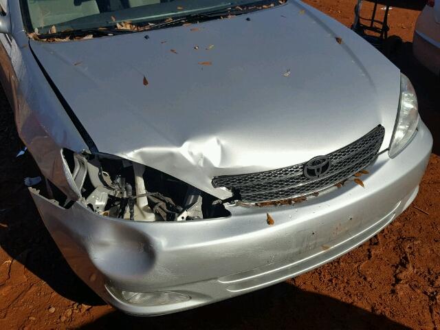 4T1BE32K04U883036 - 2004 TOYOTA CAMRY LE ვერცხლისფერი ფოტო 9